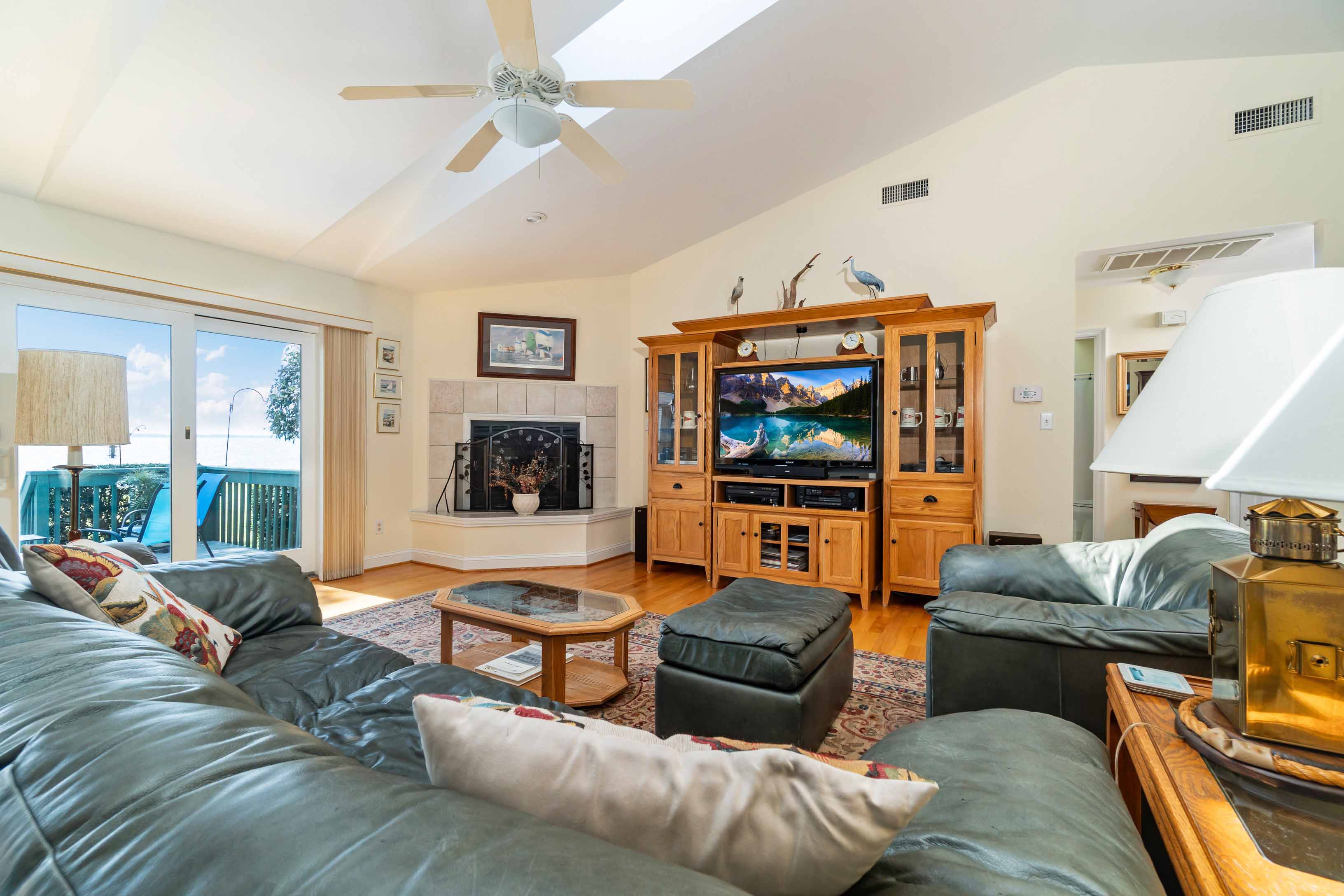 Oriental, North Carolina, 28571, United States, 3 Bedrooms Bedrooms, ,2 BathroomsBathrooms,Residential,For Sale,1982207