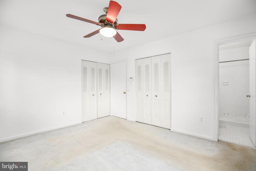 Springfield, Virginia, 22153, United States, 4 Bedrooms Bedrooms, ,4 BathroomsBathrooms,Residential,For Sale,1992836