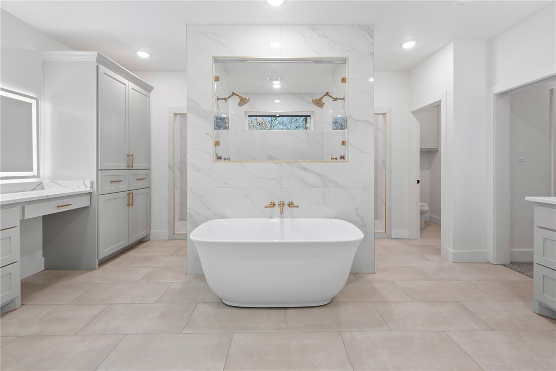 College Station, Texas, 77845, United States, 4 Bedrooms Bedrooms, ,5 BathroomsBathrooms,Residential,For Sale,1697908