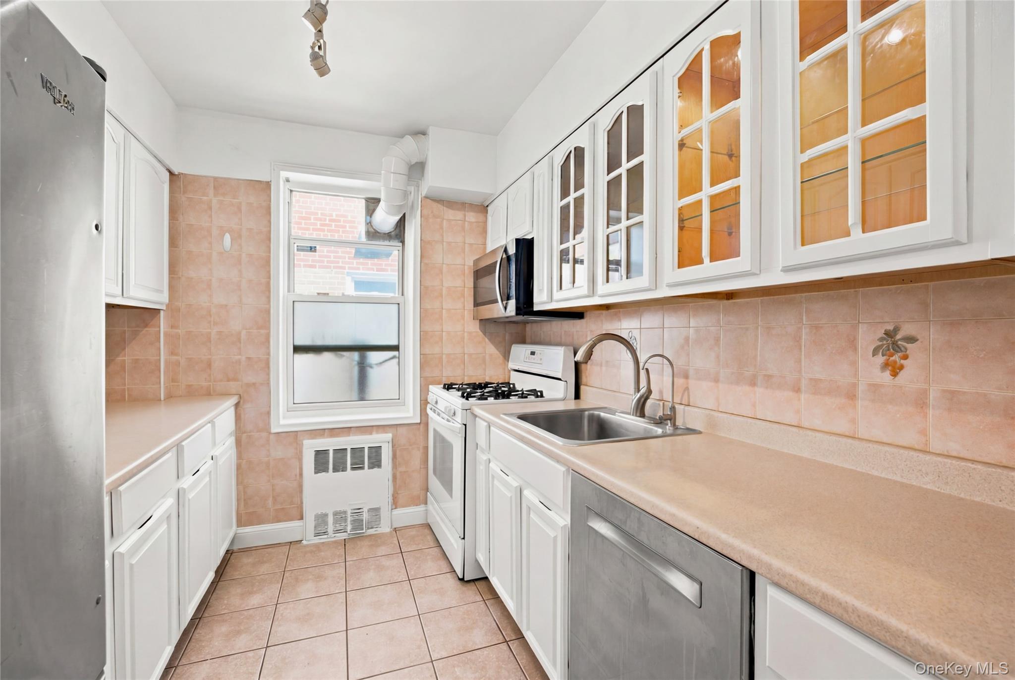  72-10 112 Street, Forest Hills, NY, 11375 - 物件實景