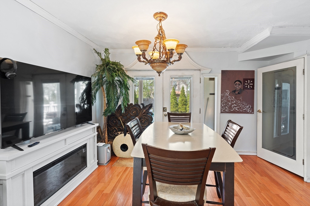 Lynn, Massachusetts, 01905, United States, 3 Bedrooms Bedrooms, ,2 BathroomsBathrooms,Residential,For Sale,1983018