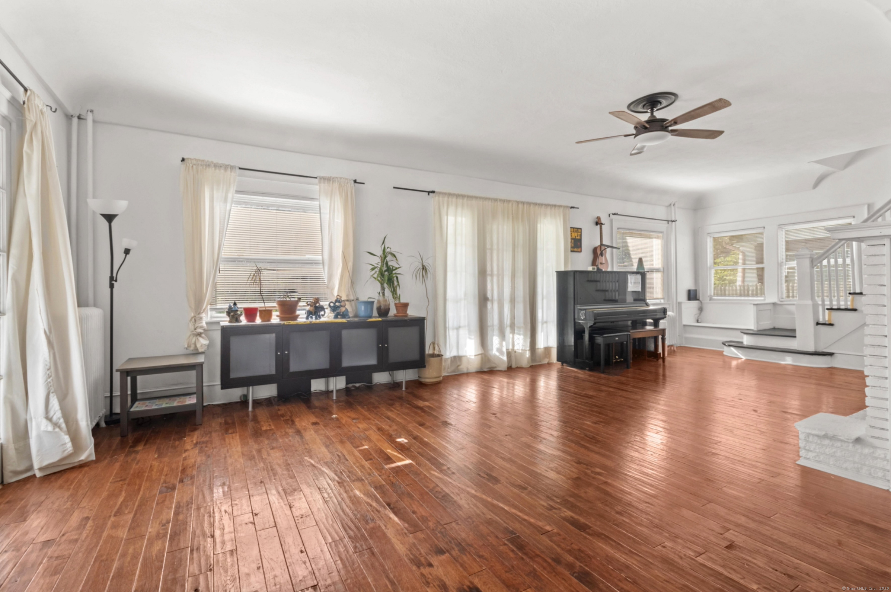 West Hartford, Connecticut, 06119, United States, 4 Bedrooms Bedrooms, ,4 BathroomsBathrooms,Residential,For Sale,1994657