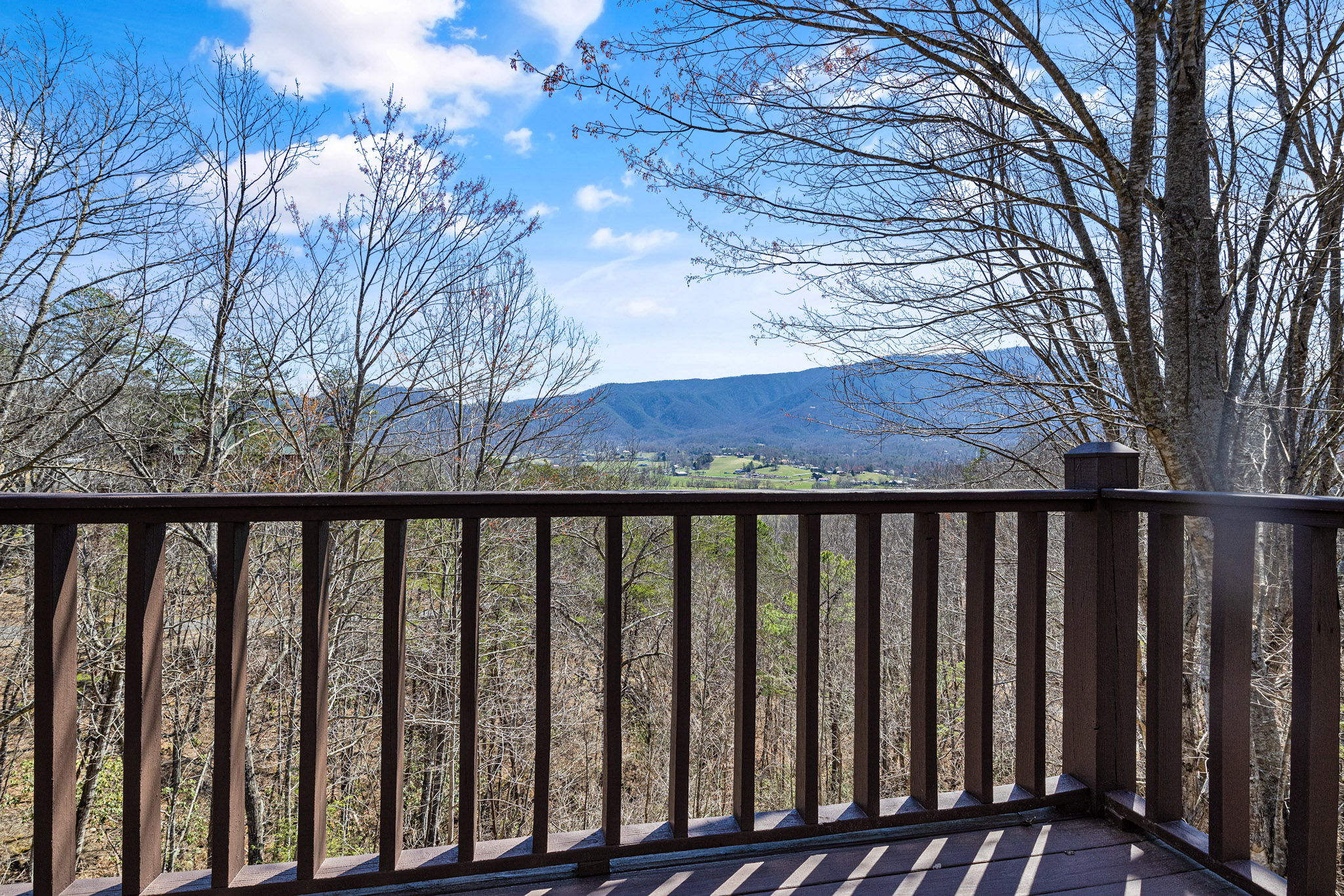 Sevierville, Tennessee, 37862, United States, 2 Bedrooms Bedrooms, ,3 BathroomsBathrooms,Residential,For Sale,1977968