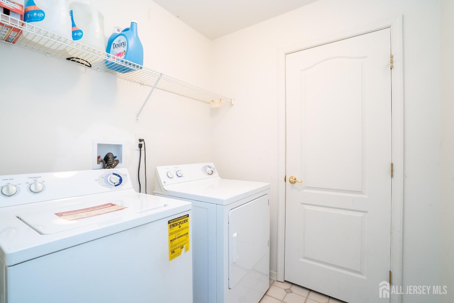 North Brunswick, New Jersey, 08902, United States, 3 Bedrooms Bedrooms, ,3 BathroomsBathrooms,Residential,For Sale,1982404