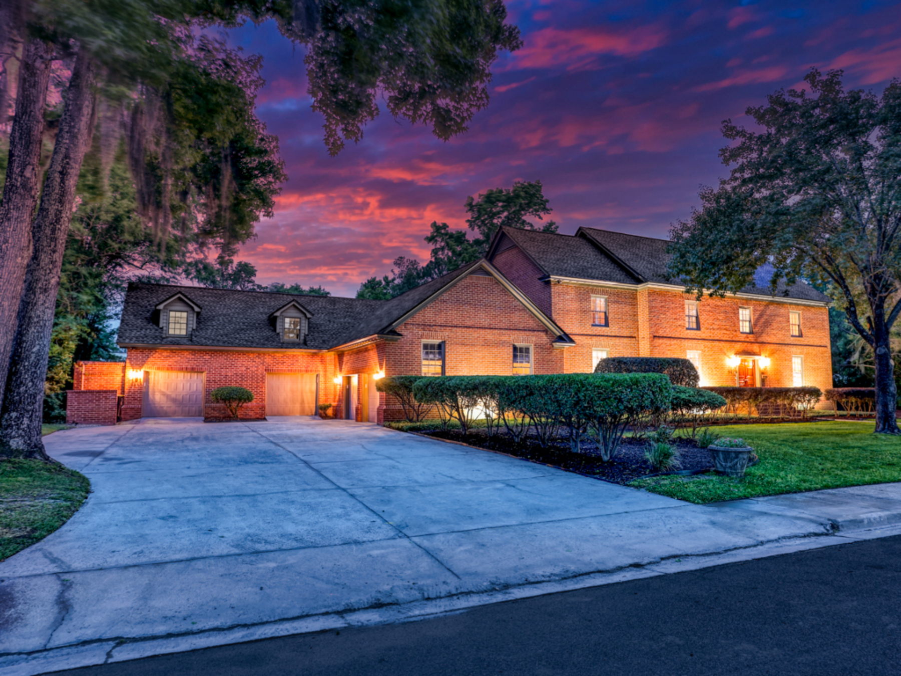  Grand Colonial Estate is Rare Find in the Heart of Midtown - 物件實景