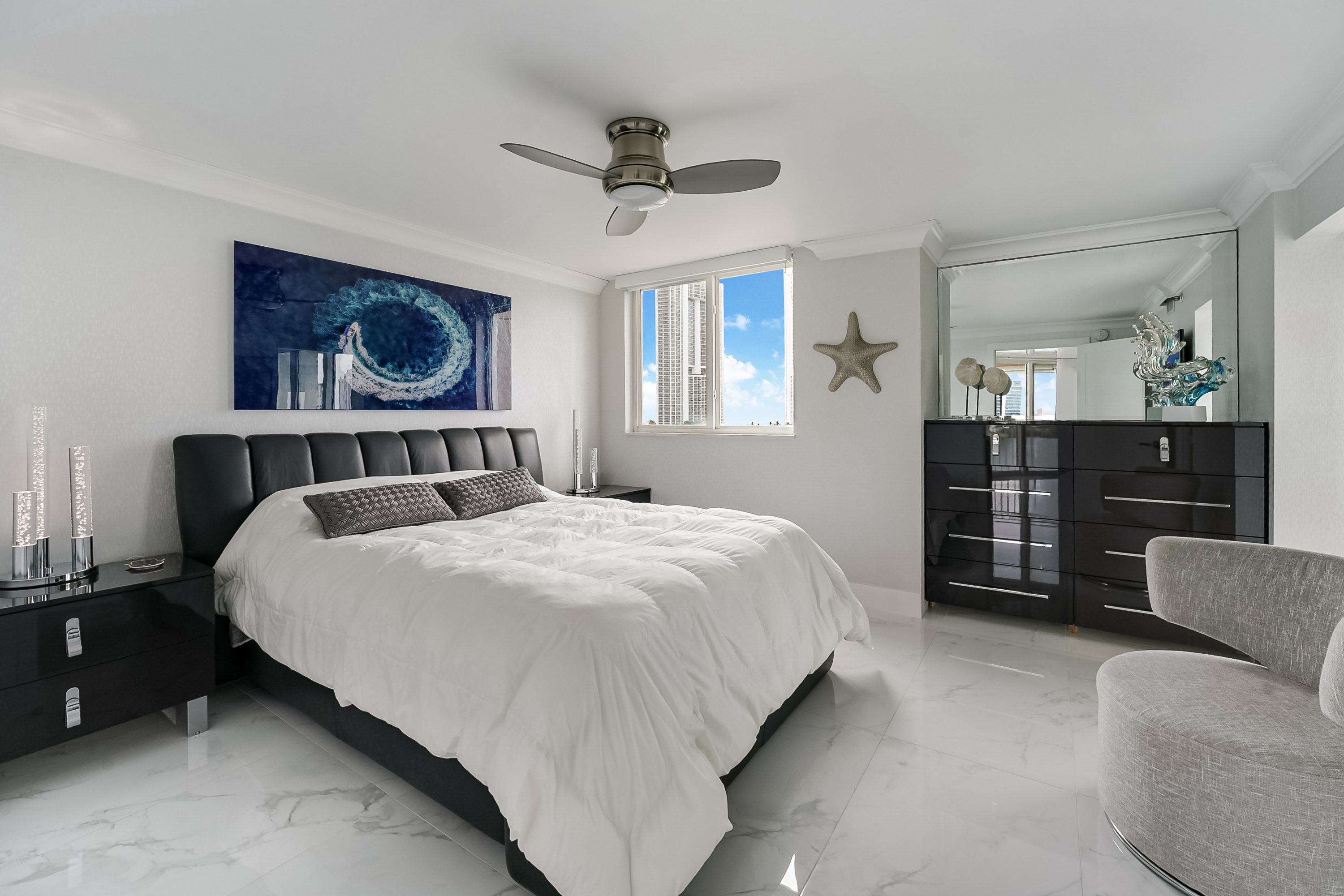  18000 N Bay Rd, Sunny Isles Beach, FL, 33160 - 物件實景