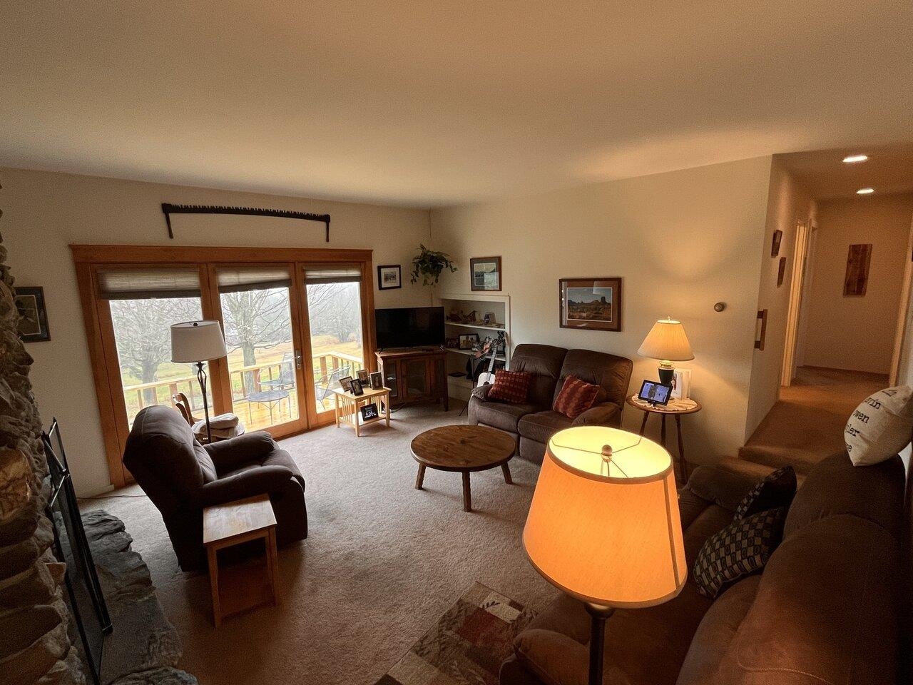 Waitsfield, Vermont, 05673, United States, 3 Bedrooms Bedrooms, ,2 BathroomsBathrooms,Residential,For Sale,1991927