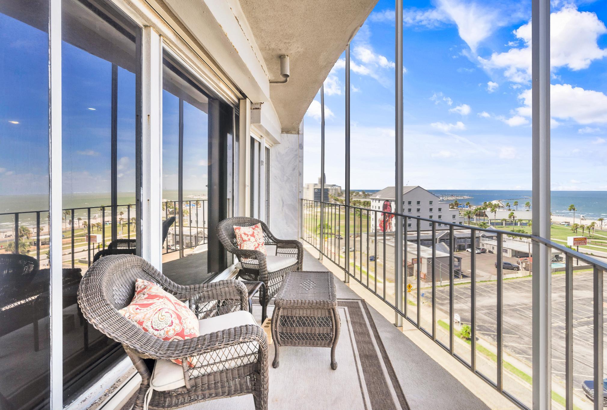 Corpus Christi, Texas, 78401, United States, 3 Bedrooms Bedrooms, ,3 BathroomsBathrooms,Residential,For Sale,1912480