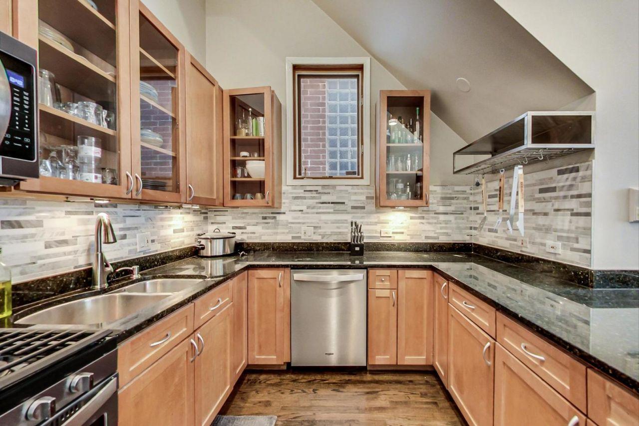 Chicago, Illinois, 60622, United States, 3 Bedrooms Bedrooms, ,3 BathroomsBathrooms,Residential,For Sale,1794202