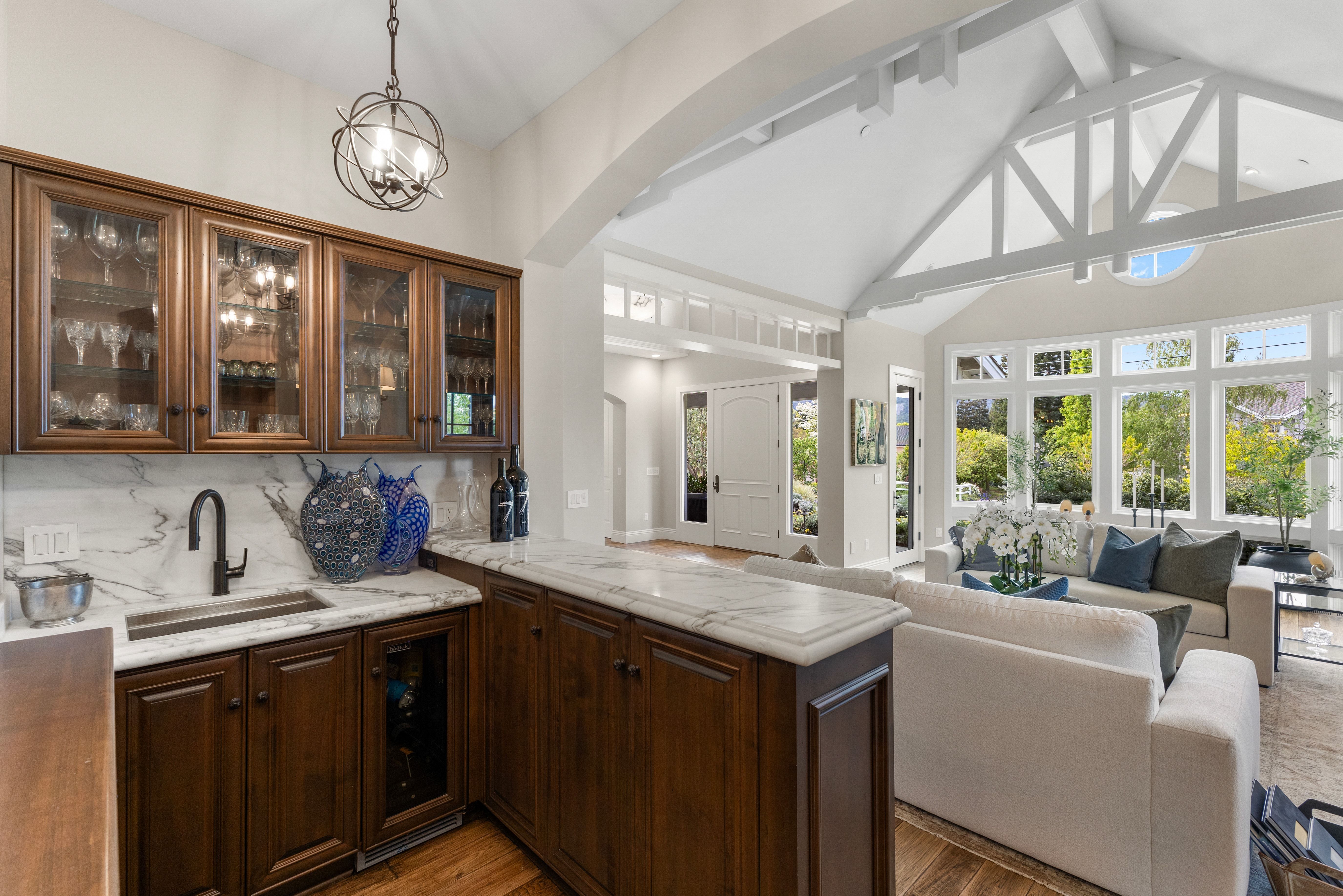  A Private One-Acre Compound Defined by Craftsmanship, Scale and Resort Living - 物件實景