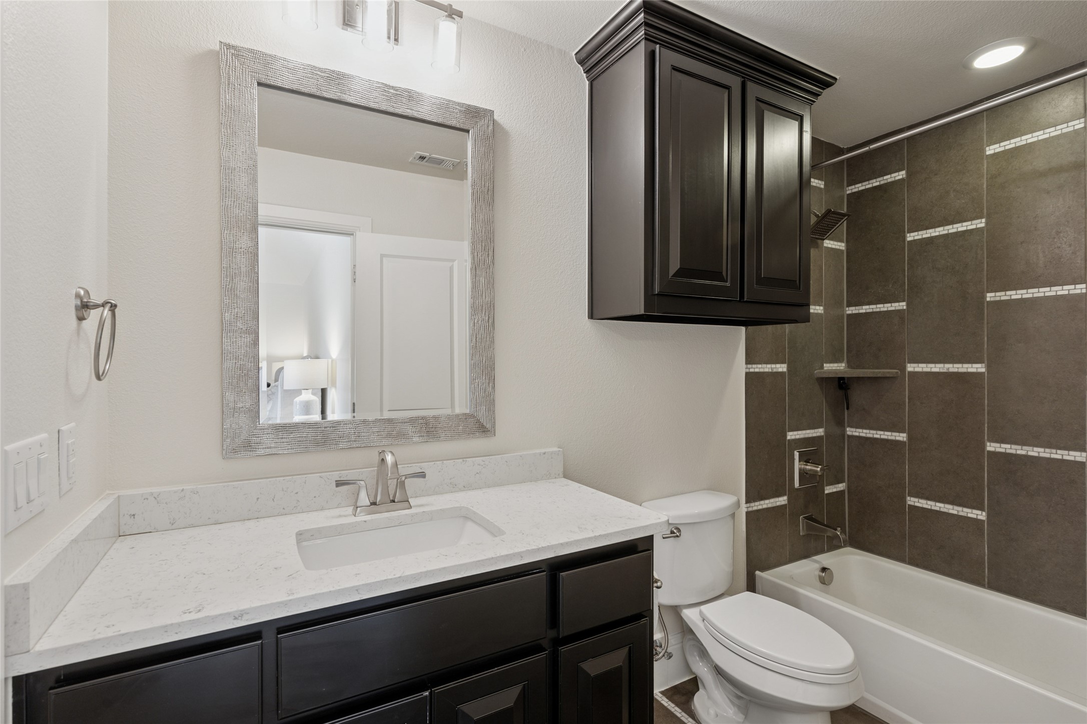 Benbrook, Texas, 76126, United States, 4 Bedrooms Bedrooms, ,5 BathroomsBathrooms,Residential,For Sale,1958044