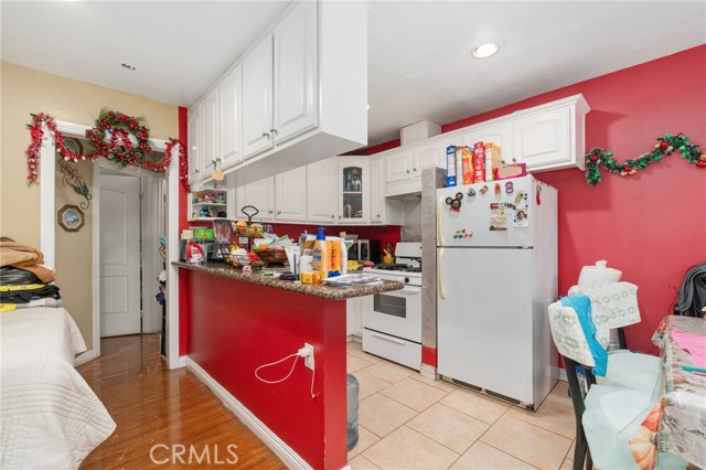 South Gate, California, 90280, United States, 4 Bedrooms Bedrooms, ,Residential,For Sale,2005257