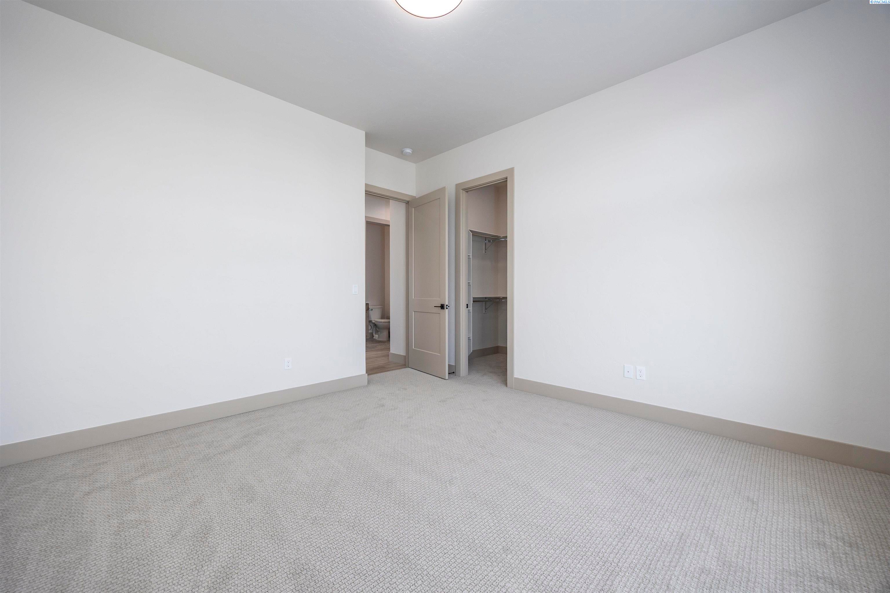 Kennewick, Washington, 99338, United States, 4 Bedrooms Bedrooms, ,3 BathroomsBathrooms,Residential,For Sale,2002511