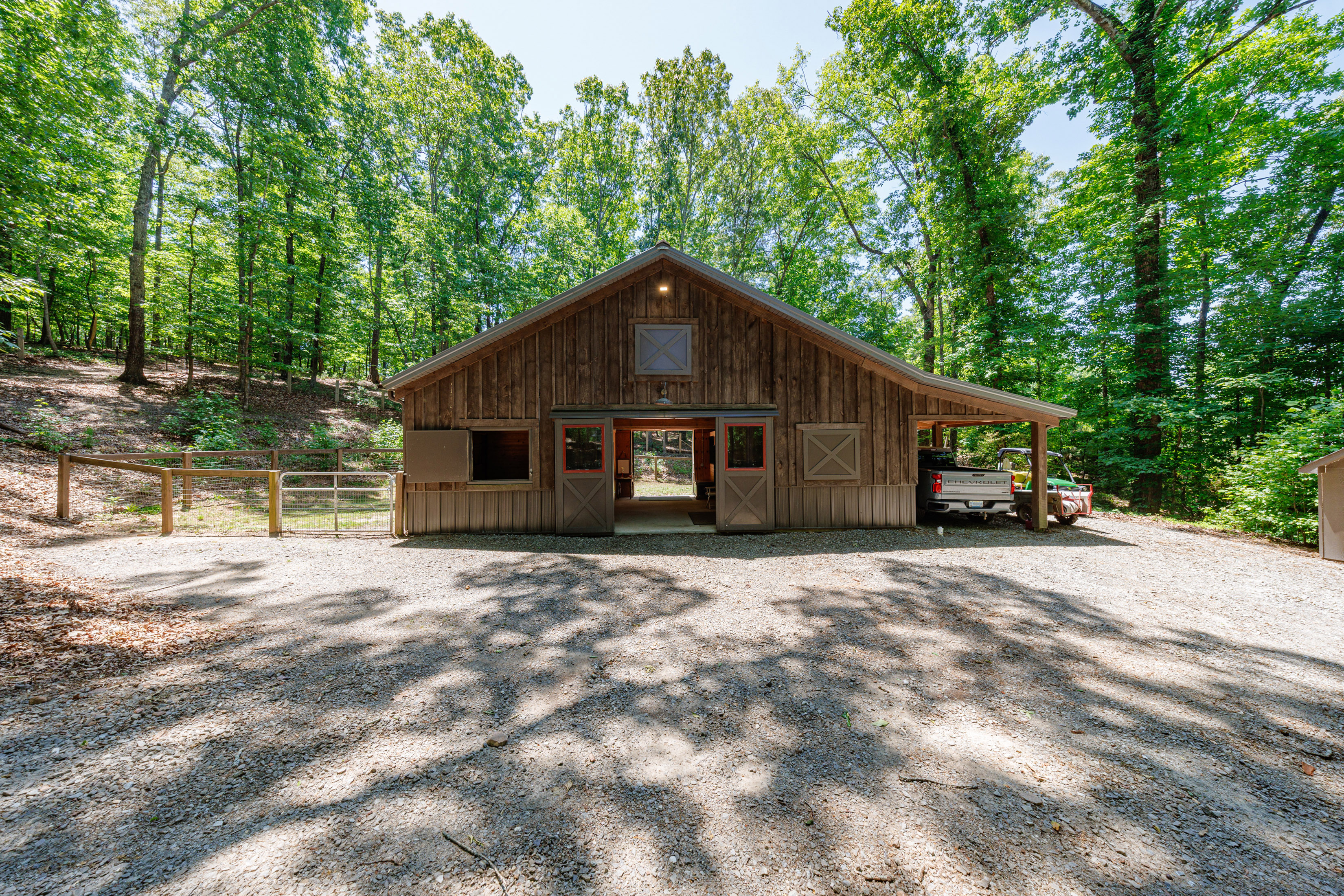  Exceptional Custom-built French Country Estate with Equestrian Amenities - 物件實景