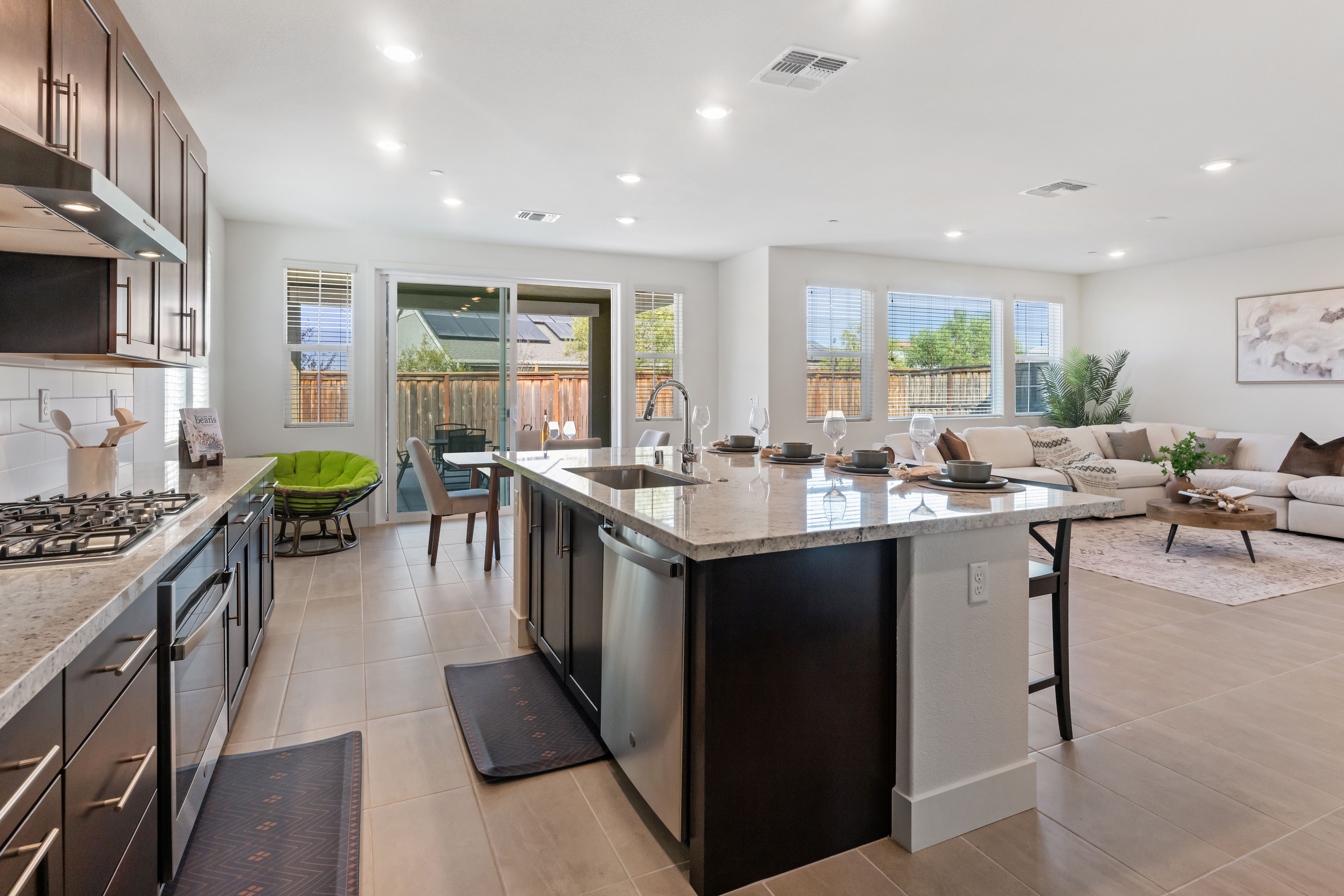  A Beautifully Established Home in Tracy Hills - 物件實景