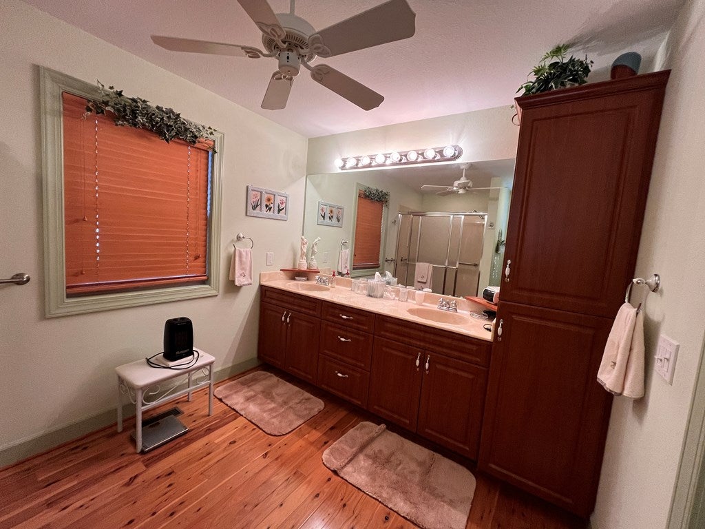 East Ellijay, Georgia, 30540, United States, 2 Bedrooms Bedrooms, ,3 BathroomsBathrooms,Residential,For Sale,1859127
