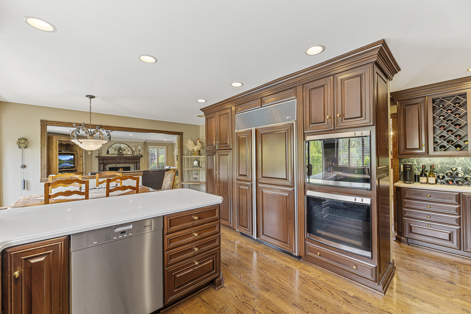 Glenview, Illinois, 60026, United States, 5 Bedrooms Bedrooms, ,4 BathroomsBathrooms,Residential,For Sale,1951003