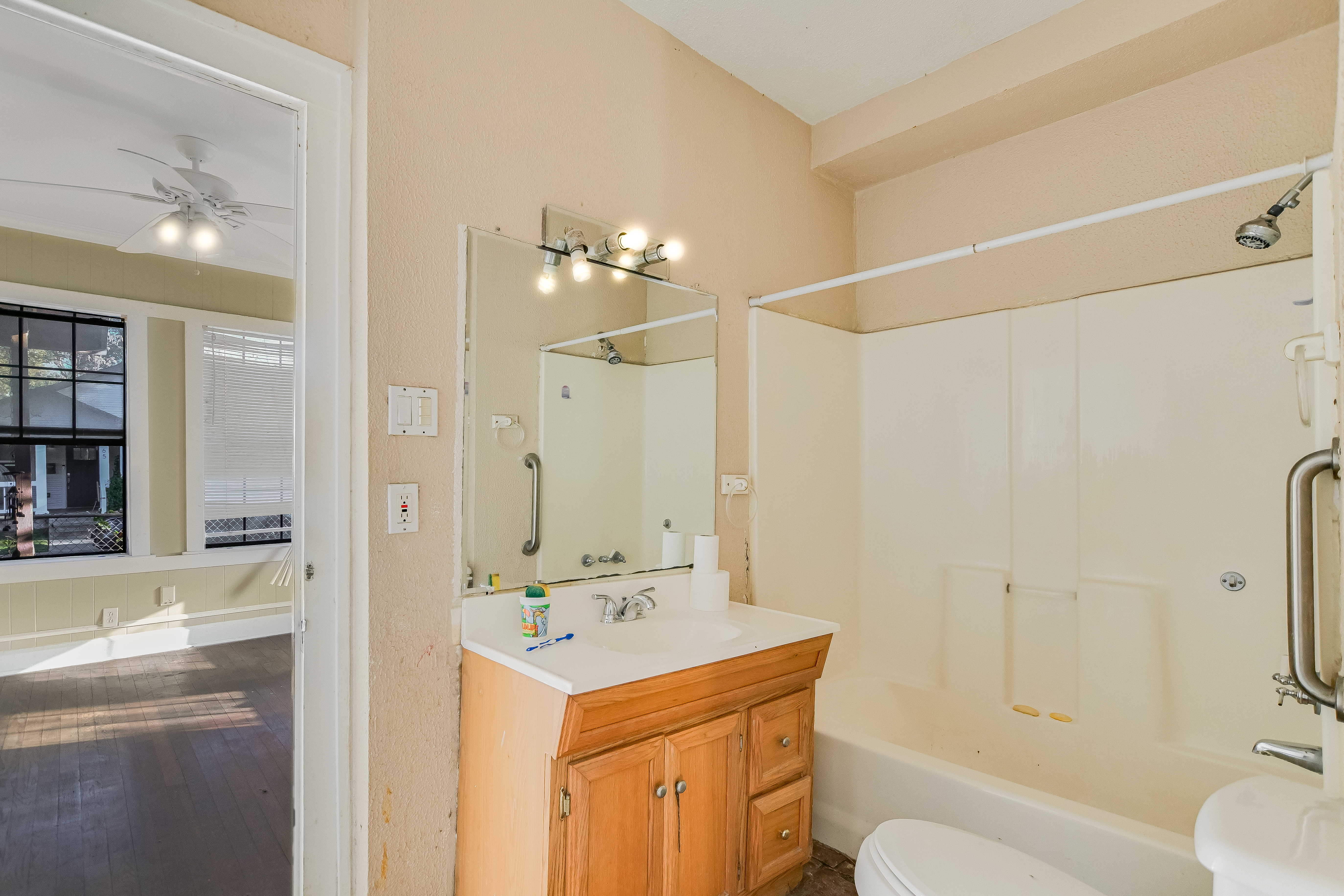  JUST LISTED - Infill Development Opportunity in East Austin - 物件實景