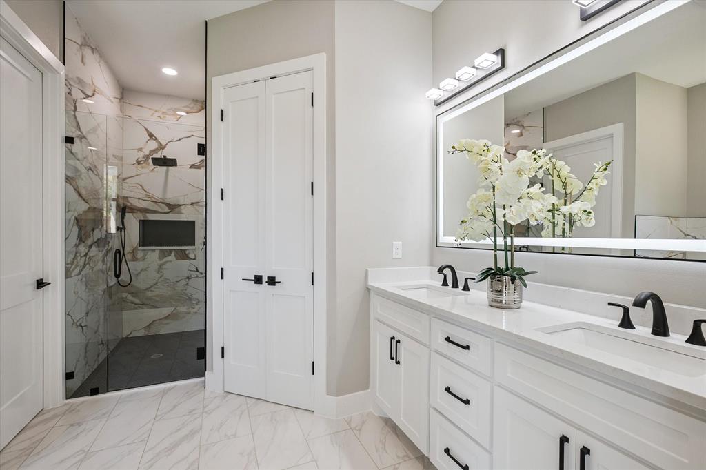 Arlington, Texas, 76012, United States, 4 Bedrooms Bedrooms, ,3 BathroomsBathrooms,Residential,For Sale,1976535