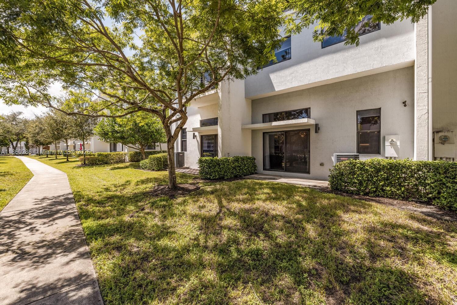 Plantation, Florida, 33317, United States, 3 Bedrooms Bedrooms, ,3 BathroomsBathrooms,Residential,For Sale,1919824