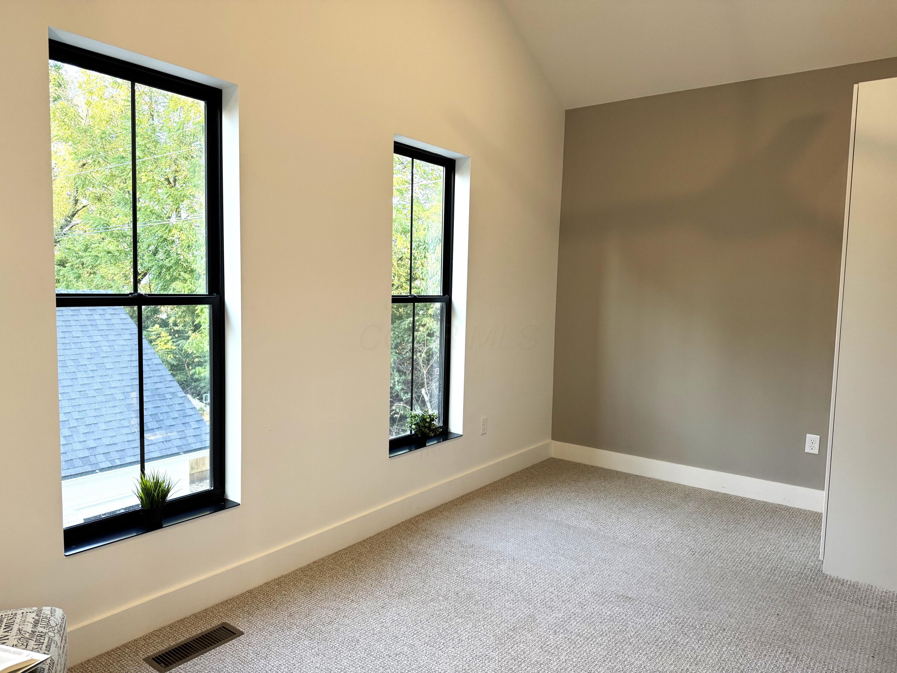Columbus, Ohio, 43202, United States, 3 Bedrooms Bedrooms, ,3 BathroomsBathrooms,Residential,For Sale,1947098
