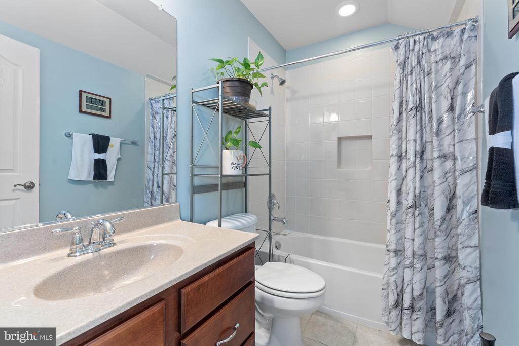 Stafford, Virginia, 22554, United States, 5 Bedrooms Bedrooms, ,4 BathroomsBathrooms,Residential,For Sale,1934341