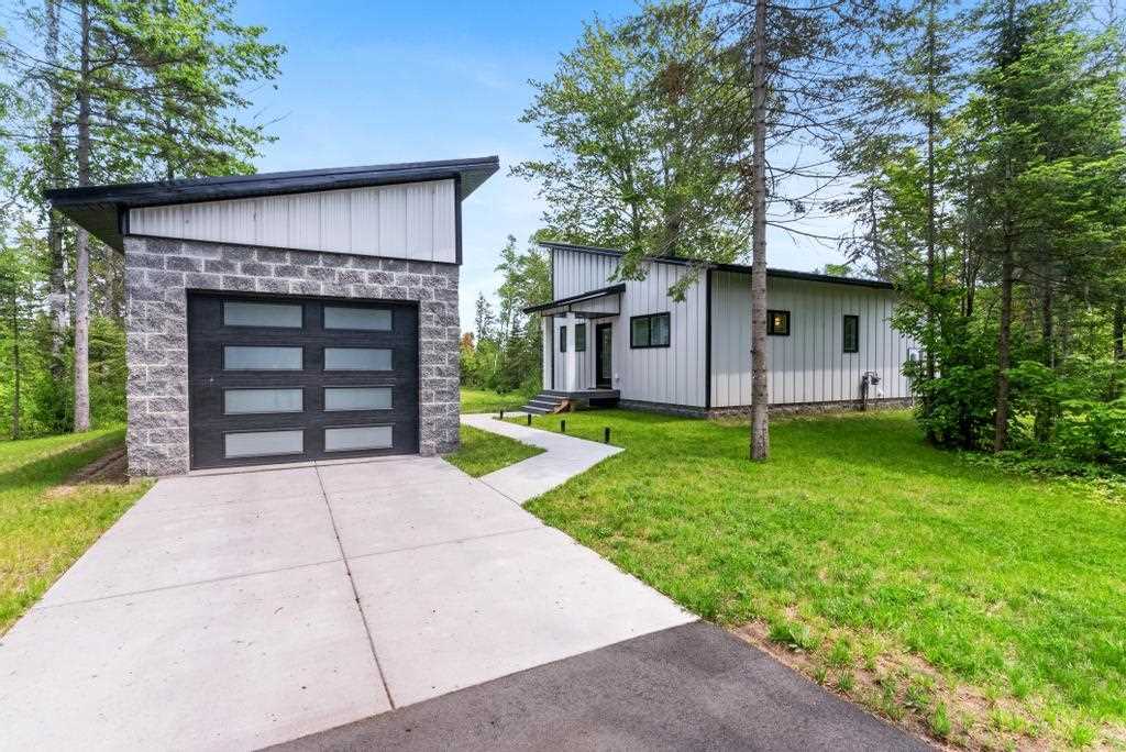 Cheboygan, Michigan, 49721, United States, 2 Bedrooms Bedrooms, ,1 BathroomBathrooms,Residential,For Sale,1856011