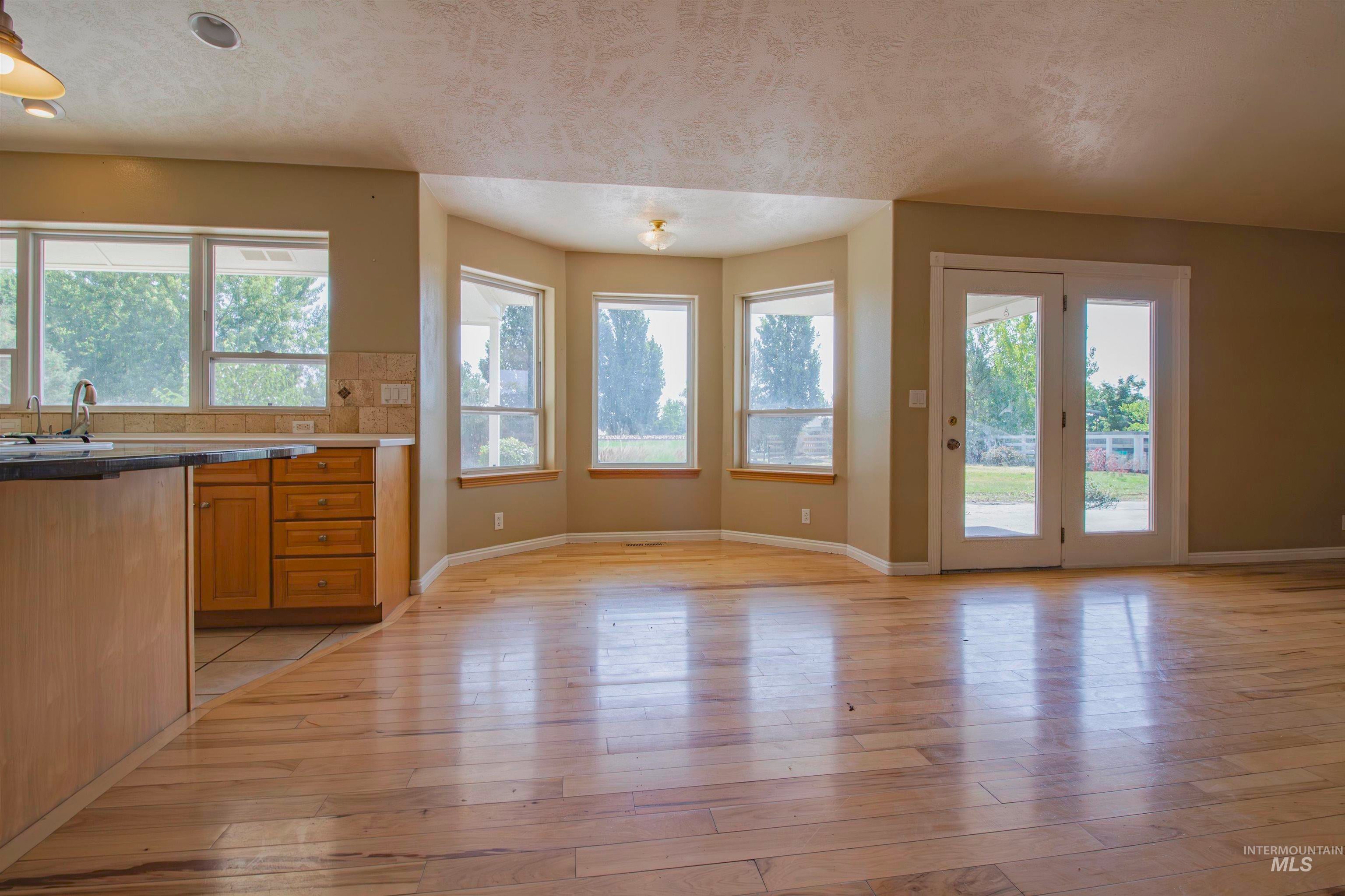 Ontario, Oregon, 97914, United States, 4 Bedrooms Bedrooms, ,3 BathroomsBathrooms,Residential,For Sale,1866488