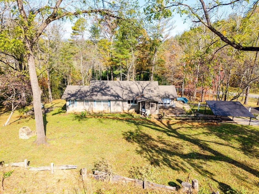 Brasstown, North Carolina, 28902, United States, 3 Bedrooms Bedrooms, ,3 BathroomsBathrooms,Residential,For Sale,1986118