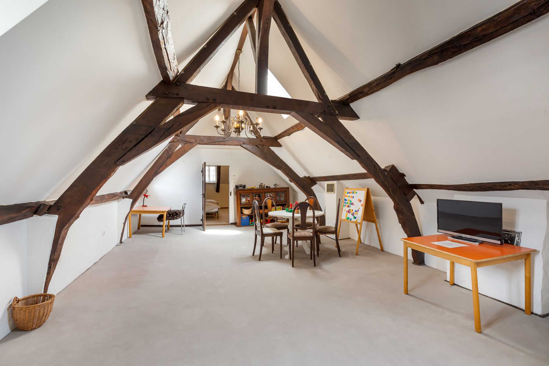  Exceptional Living: Listed Historic Townhouse in the Heart of Aachen - 物件實景