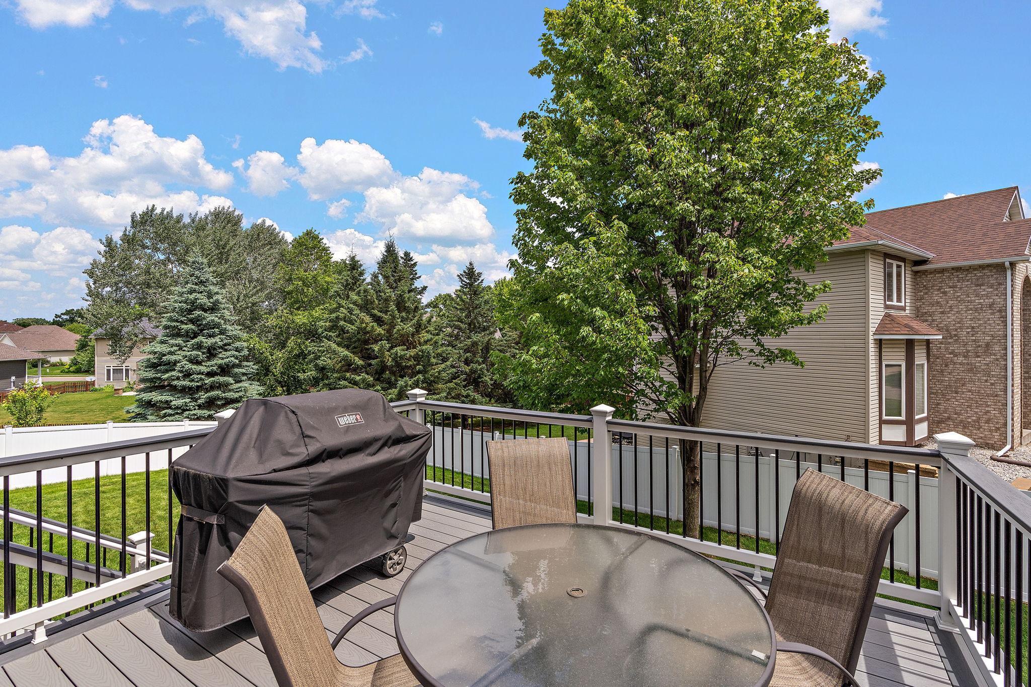 Oakdale, Minnesota, 55128, United States, 4 Bedrooms Bedrooms, ,4 BathroomsBathrooms,Residential,For Sale,1879213