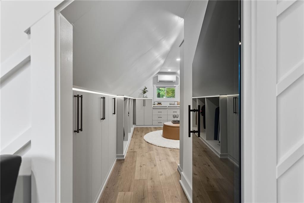 Alpharetta, Georgia, 30005, United States, 4 Bedrooms Bedrooms, ,6 BathroomsBathrooms,Residential,For Sale,1983404