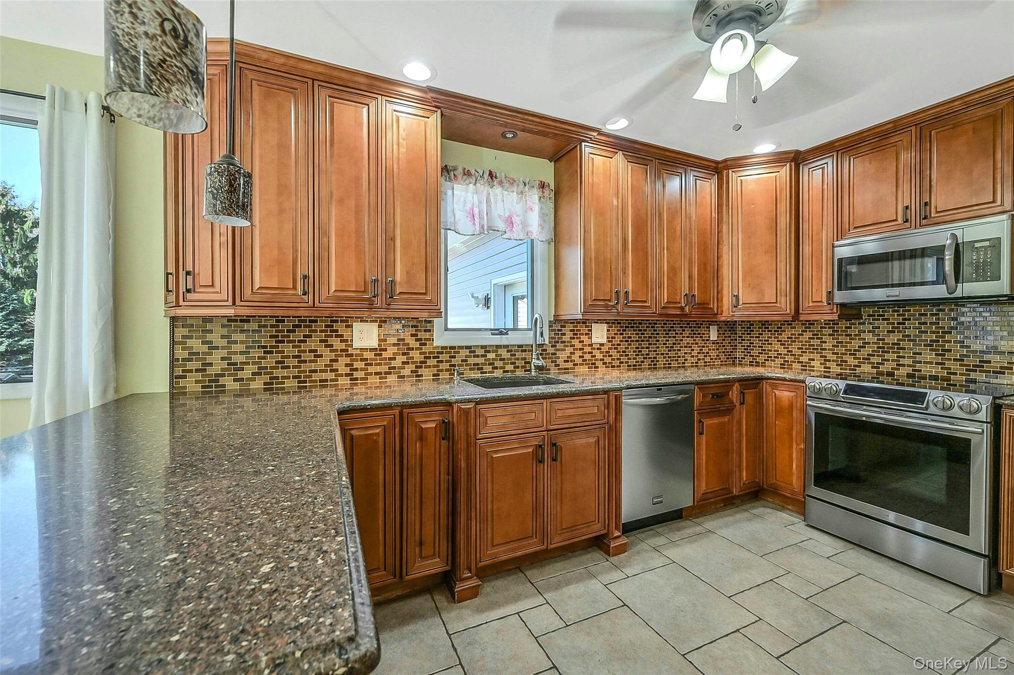 Jamesport, New York, 11947, United States, 4 Bedrooms Bedrooms, ,3 BathroomsBathrooms,Residential,For Sale,2002985