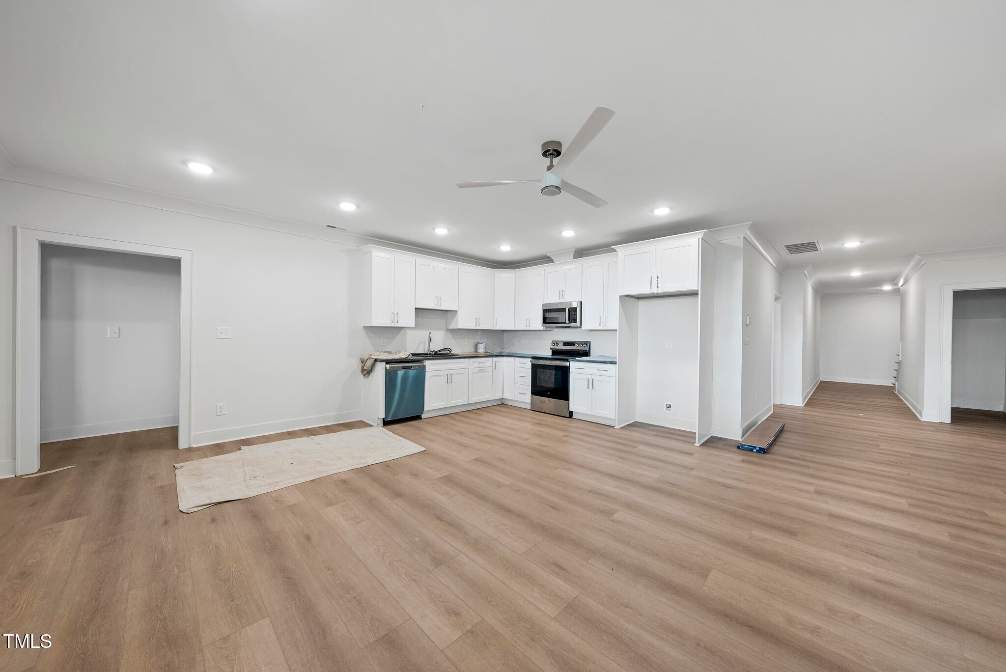Raleigh, North Carolina, 27607, United States, 5 Bedrooms Bedrooms, ,5 BathroomsBathrooms,Residential,For Sale,1895455