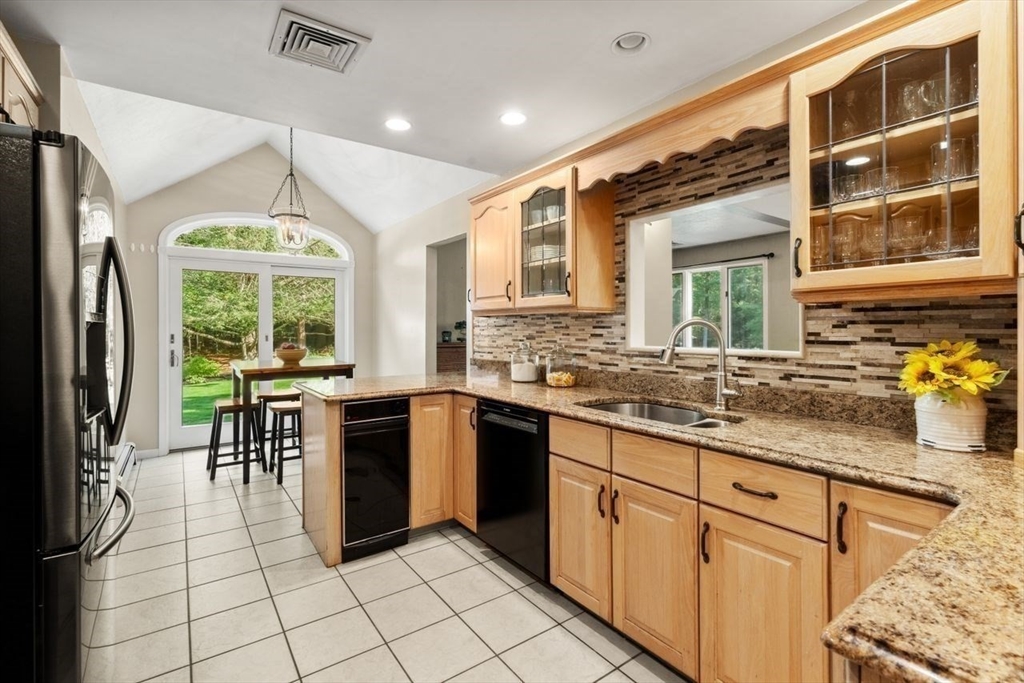 Halifax, Massachusetts, 02338, United States, 3 Bedrooms Bedrooms, ,3 BathroomsBathrooms,Residential,For Sale,1938860