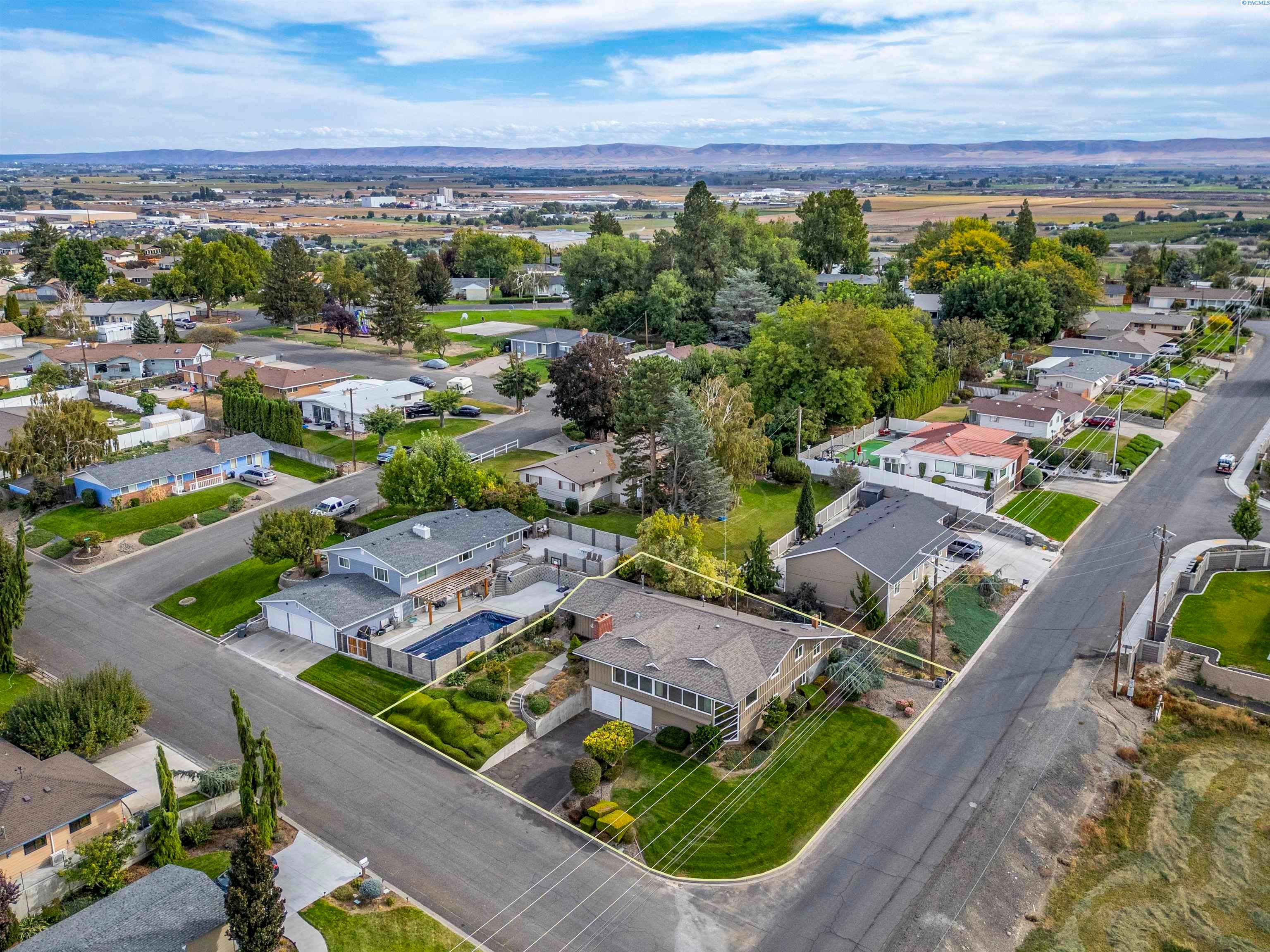 Sunnyside, Washington, 98944, United States, 3 Bedrooms Bedrooms, ,3 BathroomsBathrooms,Residential,For Sale,1973800