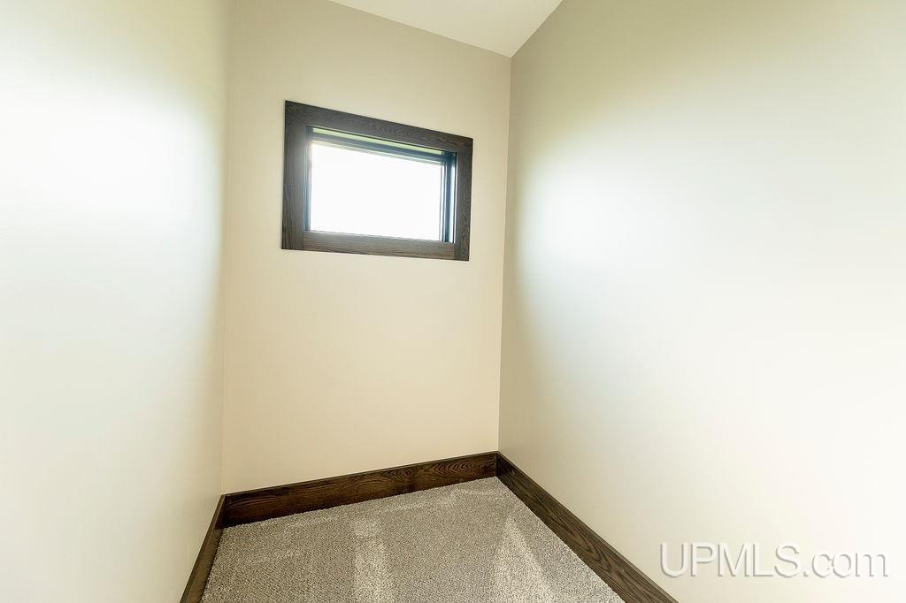 Houghton, Michigan, 49931, United States, 3 Bedrooms Bedrooms, ,3 BathroomsBathrooms,Residential,For Sale,1826025