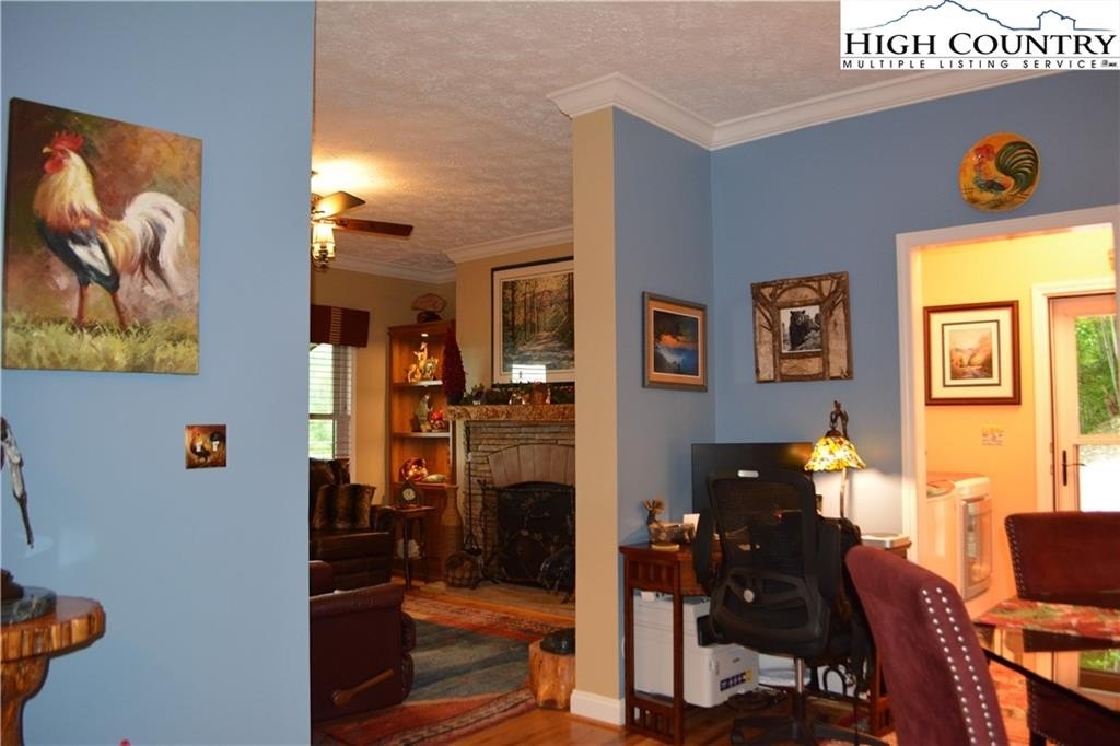 Elk Park, North Carolina, 28622, United States, 3 Bedrooms Bedrooms, ,3 BathroomsBathrooms,Residential,For Sale,1984406