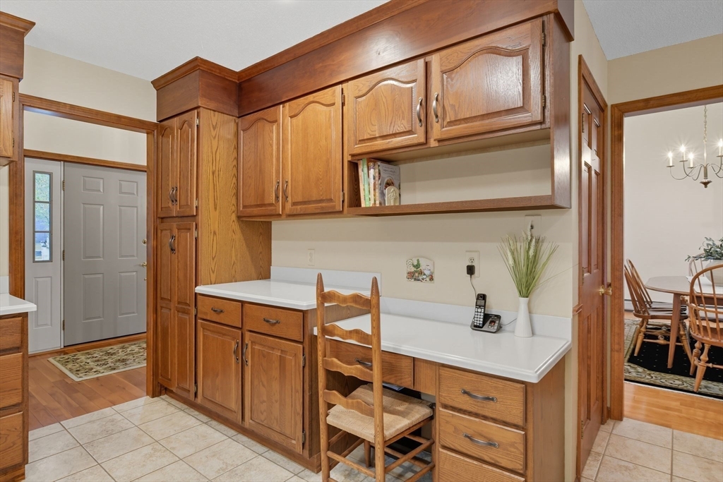 Westfield, Massachusetts, 01085, United States, 3 Bedrooms Bedrooms, ,3 BathroomsBathrooms,Residential,For Sale,1966188