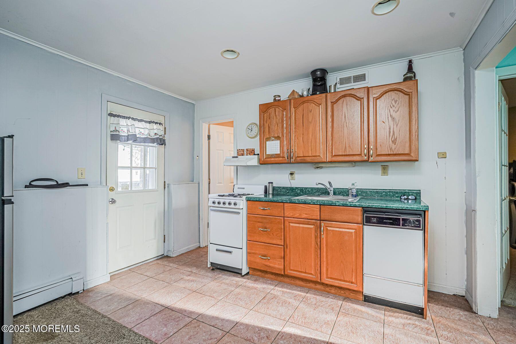 Brick, New Jersey, 08724, United States, 4 Bedrooms Bedrooms, ,2 BathroomsBathrooms,Residential,For Sale,2001945