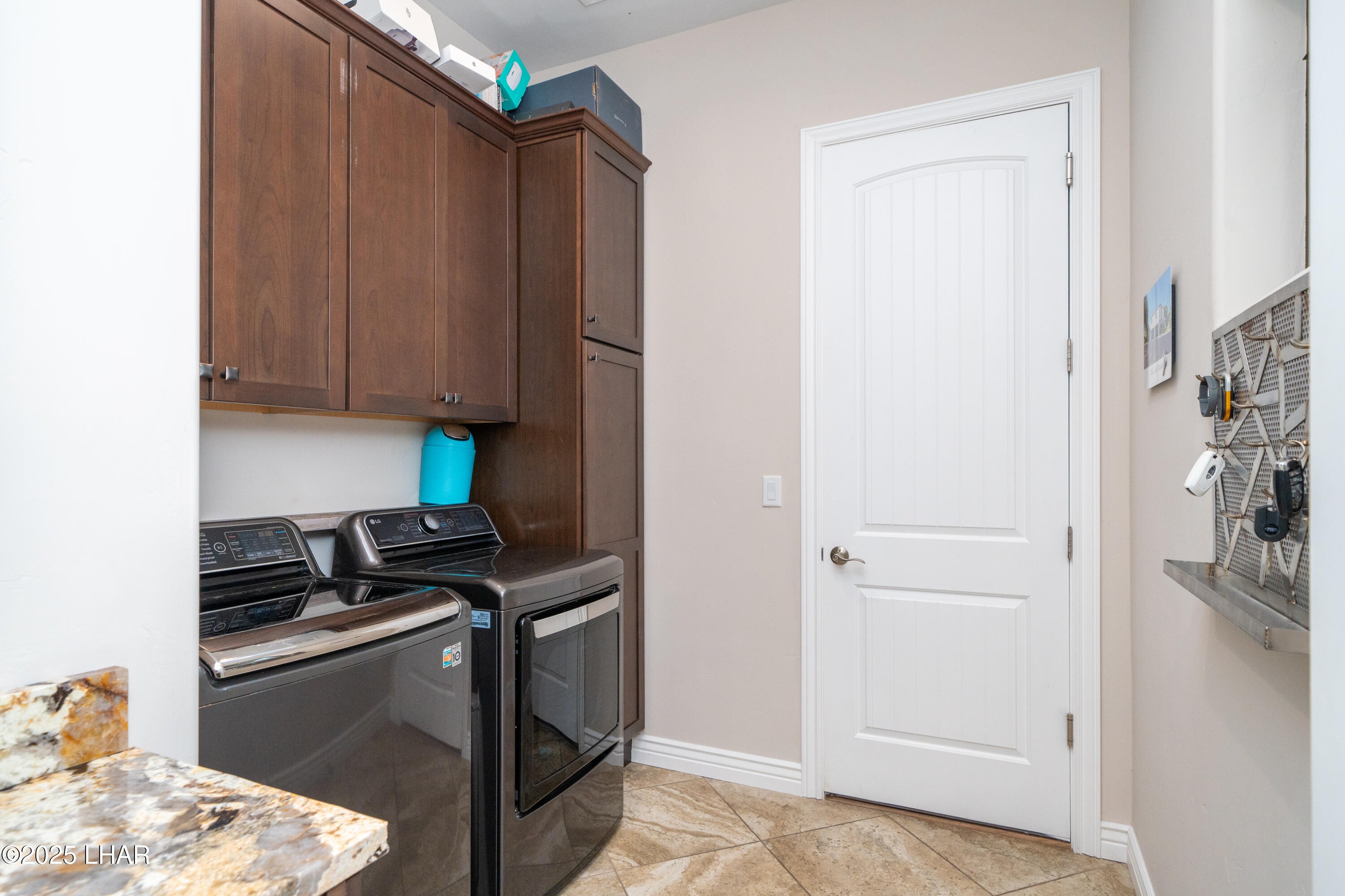 Lake Havasu City, Arizona, 86403, United States, 3 Bedrooms Bedrooms, ,4 BathroomsBathrooms,Residential,For Sale,1827027