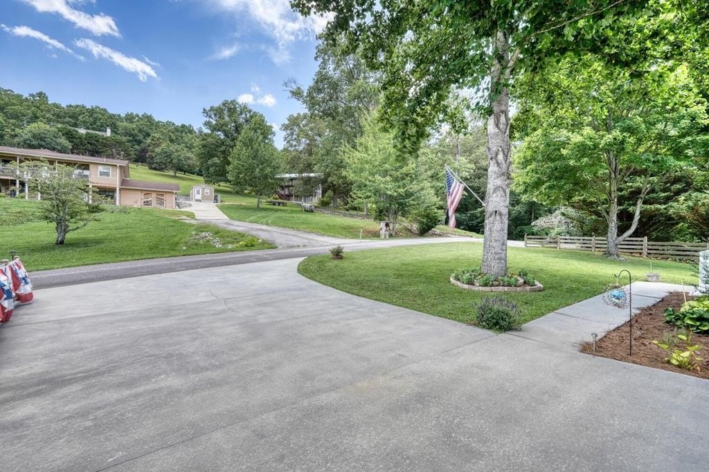 Blairsville, Georgia, 30512, United States, 4 Bedrooms Bedrooms, ,3 BathroomsBathrooms,Residential,For Sale,1983260