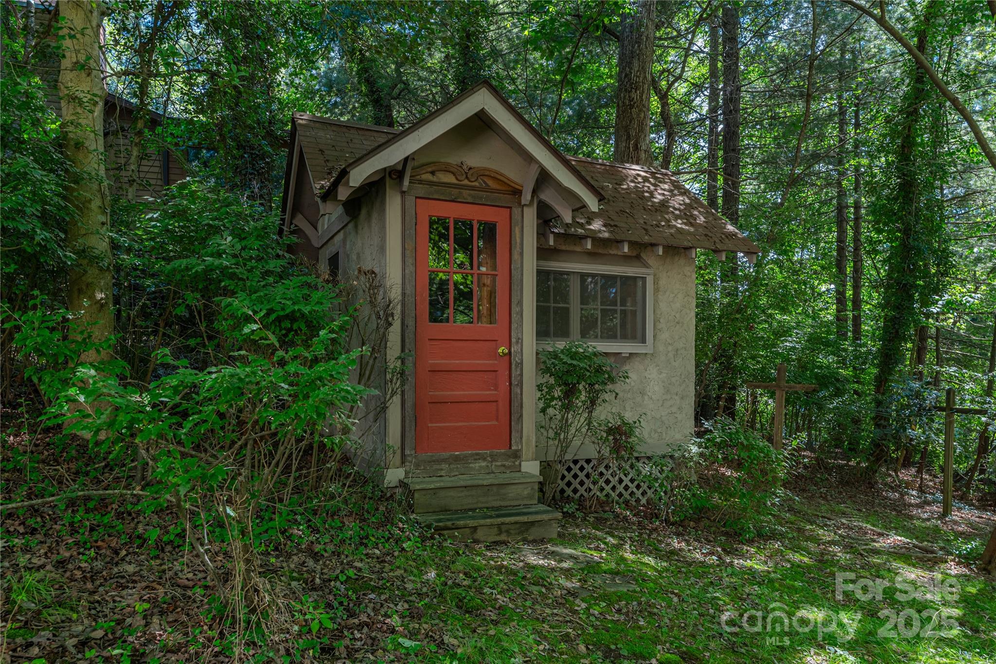 Asheville, North Carolina, 28806, United States, 3 Bedrooms Bedrooms, ,1 BathroomBathrooms,Residential,For Sale,1895241