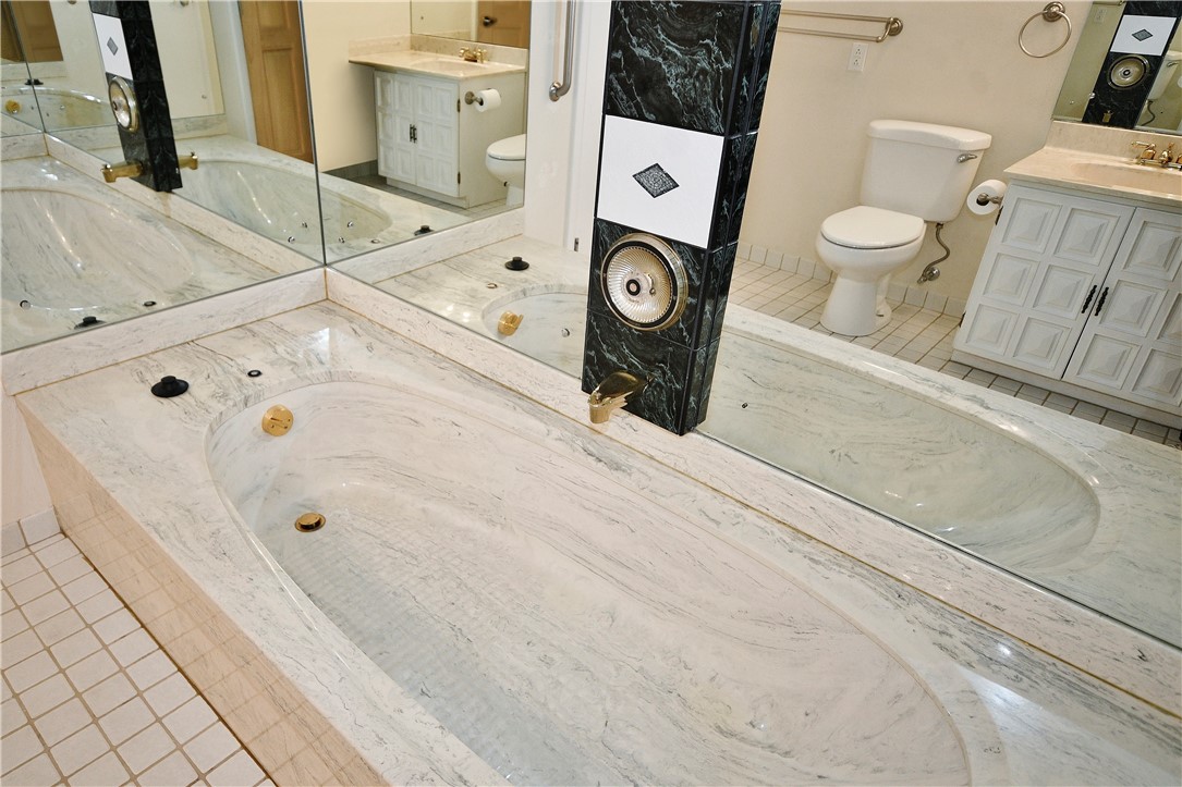 1000 Grandview Avenue Unit 401, Mt Washington, Pennsylvania, 15211, United States, 2 Bedrooms Bedrooms, ,2 BathroomsBathrooms,Residential,For Sale,1000 Grandview Avenue Unit 401,1662868