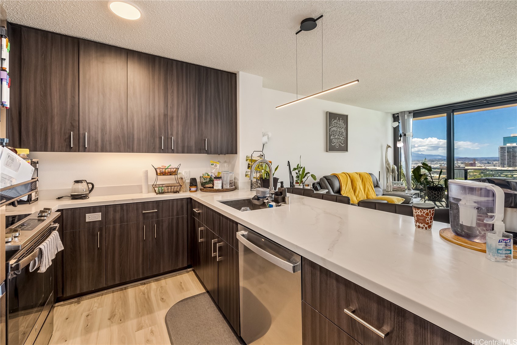 Honolulu, Hawaii, 96813, United States, 2 Bedrooms Bedrooms, ,2 BathroomsBathrooms,Residential,For Sale,1766730