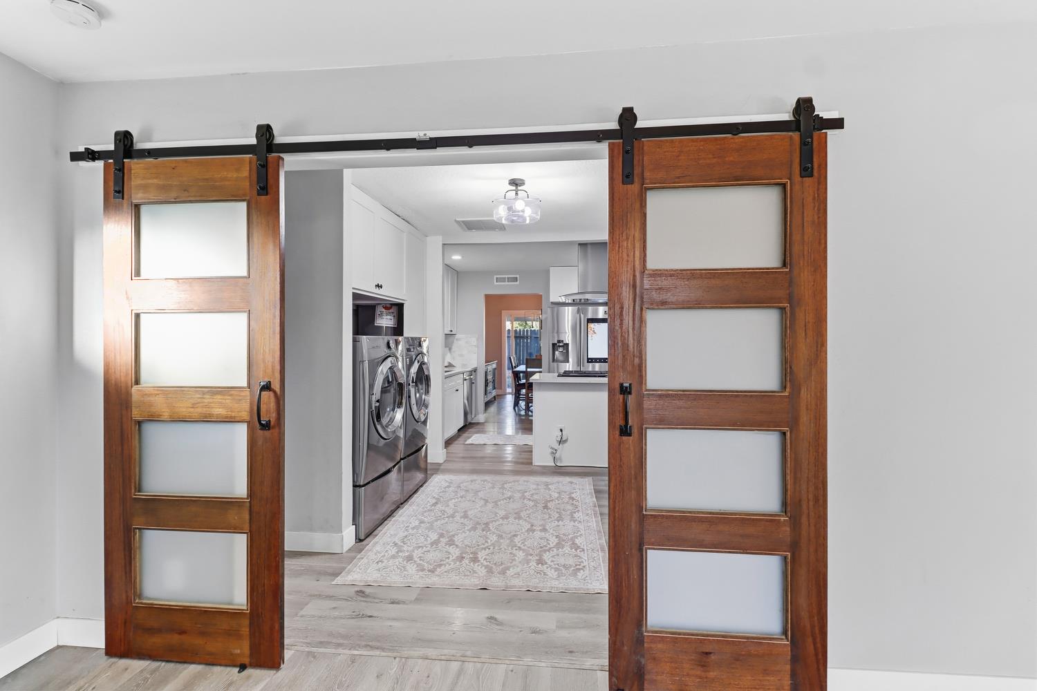 Sacramento, California, 95826, United States, 3 Bedrooms Bedrooms, ,2 BathroomsBathrooms,Residential,For Sale,1991468