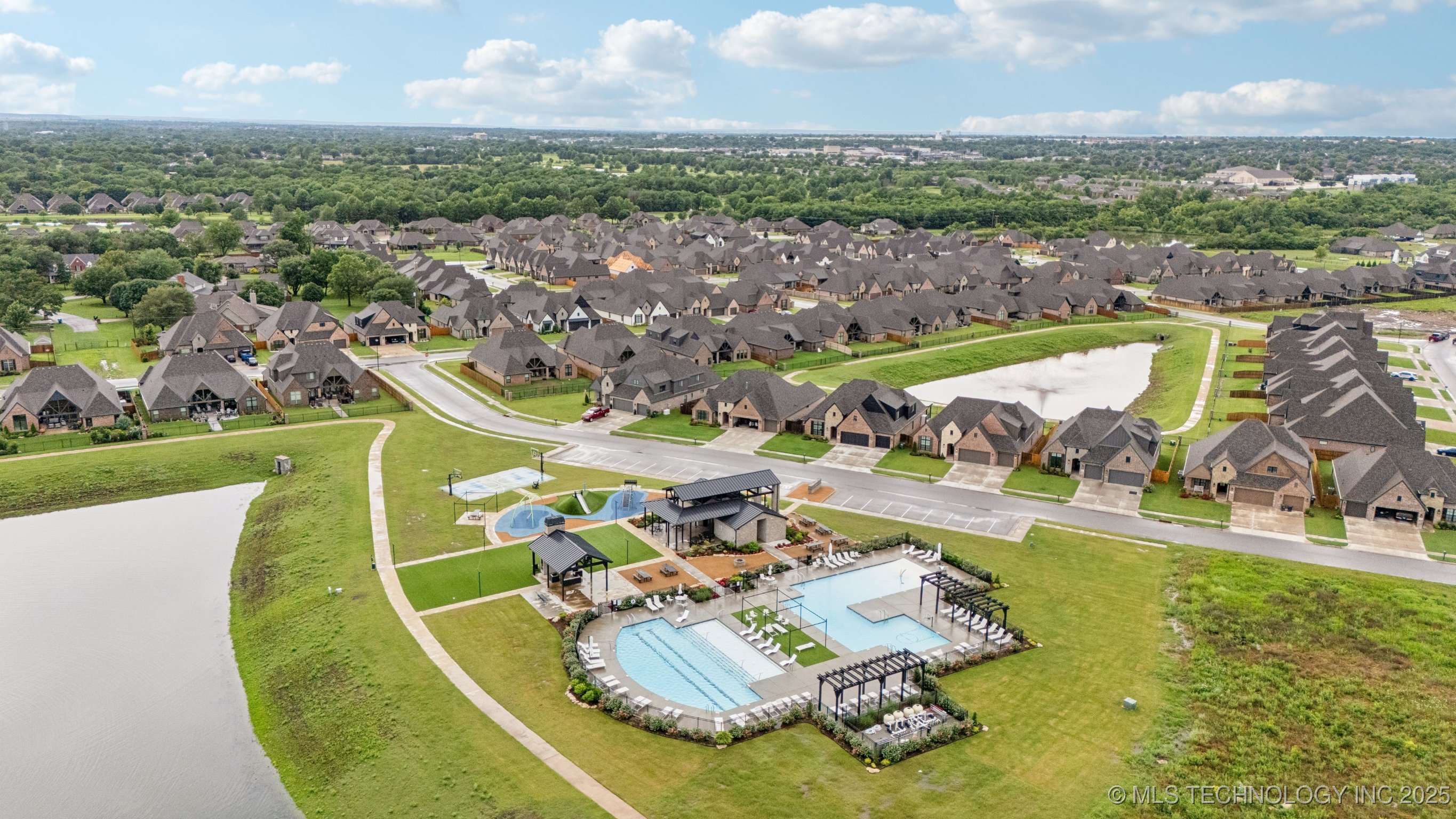 Owasso, Oklahoma, 74055, United States, 3 Bedrooms Bedrooms, ,3 BathroomsBathrooms,Residential,For Sale,1867653
