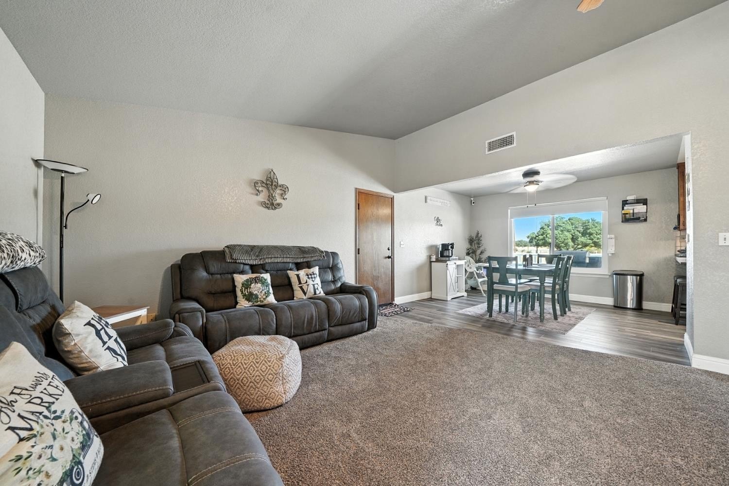 Valley Springs, California, 95252, United States, 3 Bedrooms Bedrooms, ,2 BathroomsBathrooms,Residential,For Sale,1984157