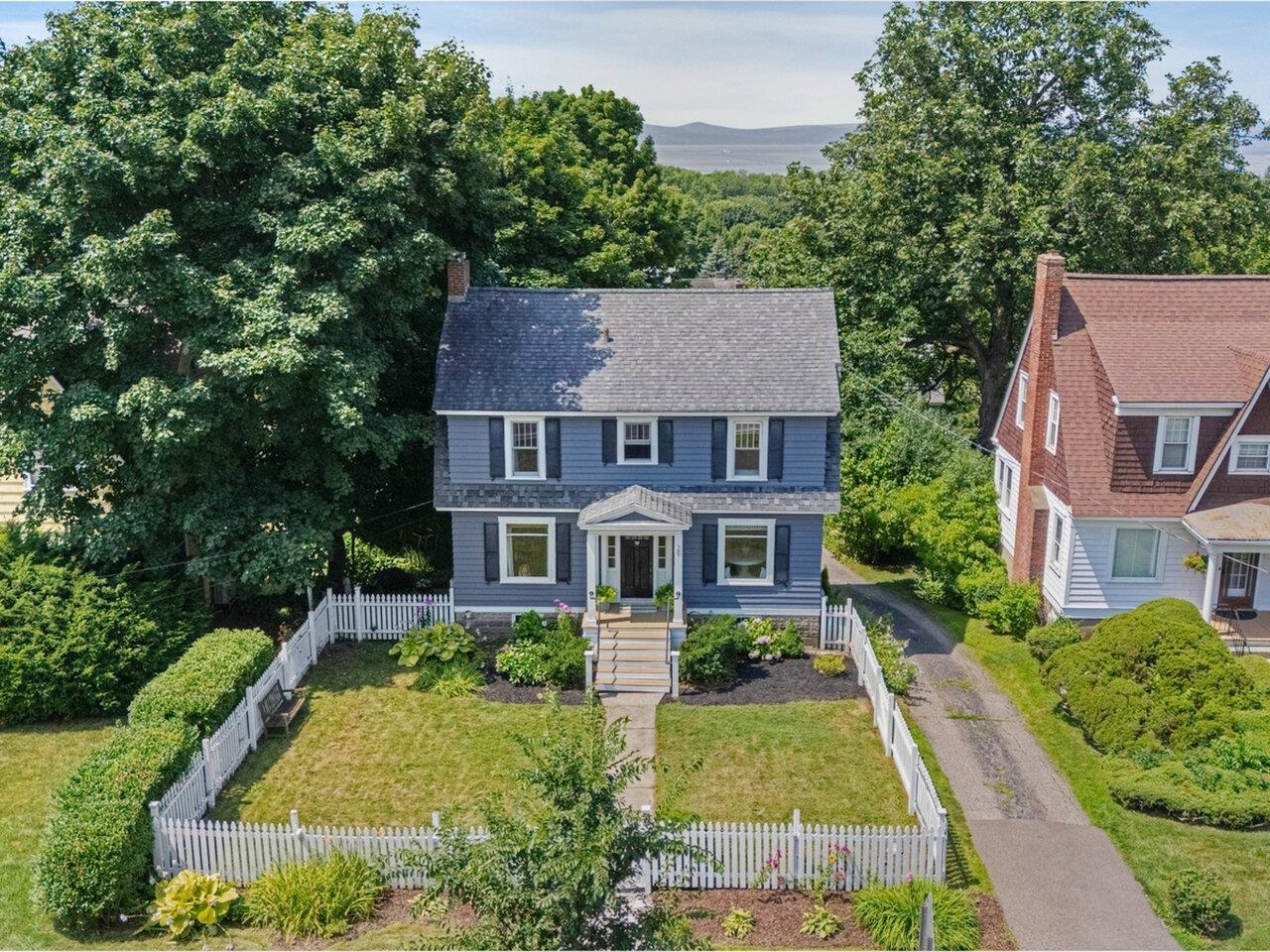 Burlington, Vermont, 05401, United States, 3 Bedrooms Bedrooms, ,2 BathroomsBathrooms,Residential,For Sale,1906339