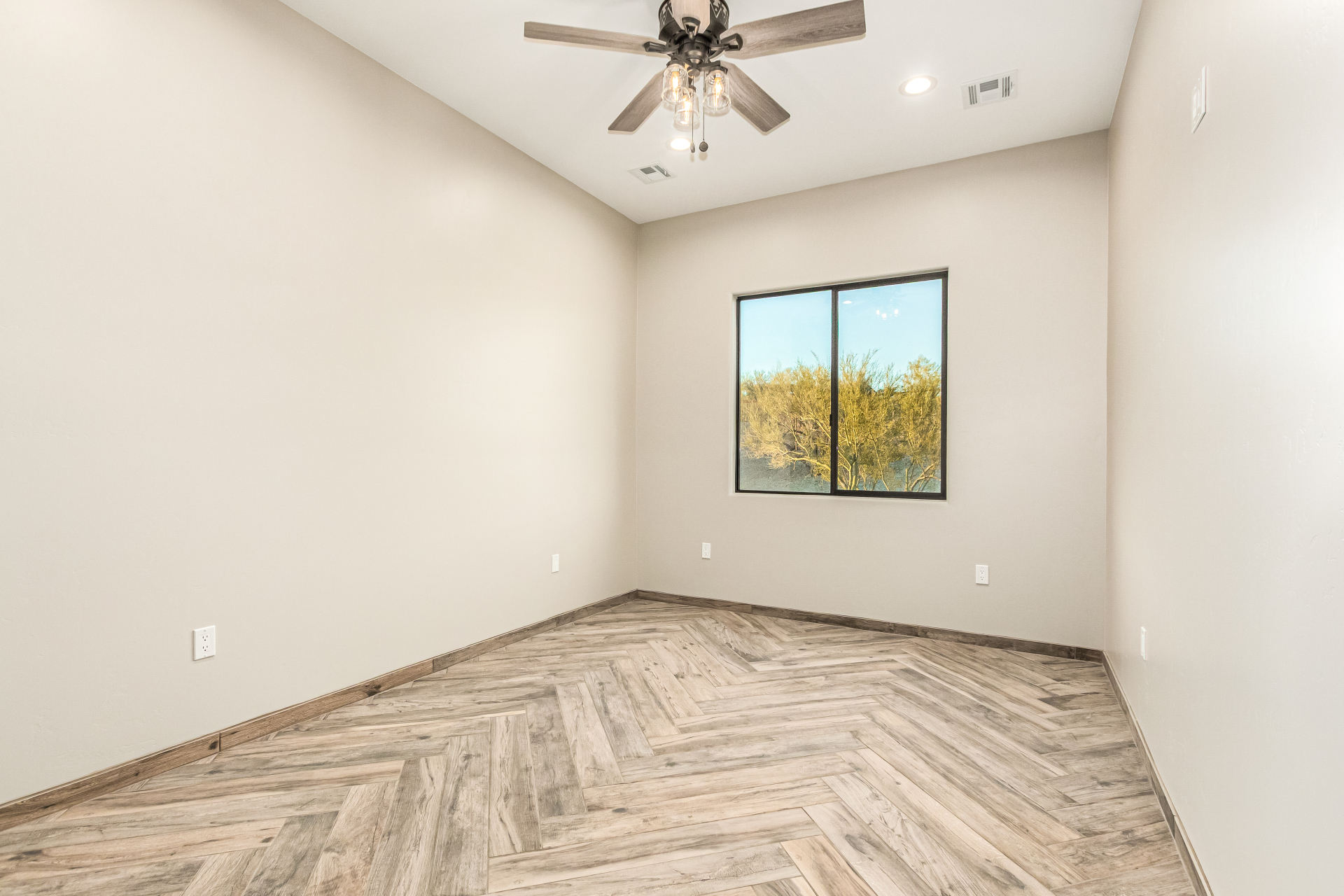 Wickenburg, Arizona, 85390, United States, 4 Bedrooms Bedrooms, ,3 BathroomsBathrooms,Residential,For Sale,2000369